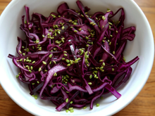 Salade de chou rouge à l'asiatique