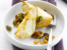 Poire gratinée au Comté et fruits secs caramélisés au miel façon 'mendiants'