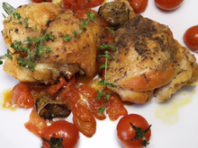 Chapon au romarin et à la tomate fraîche