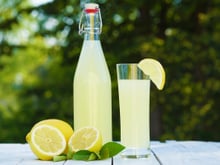 Comment faire la boisson pétillante maison de François-Régis Gaudry avec des fruits et du citron