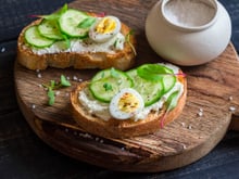 Tartine fromage concombre