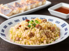 Facile et rapide à faire, Cyril Lignac partage sa recette de riz cantonais, idéale pour les repas du soir !