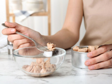 Thon en boite : combien de fois peut-on en manger selon l’ANSES si l’on veut limiter les risques pour la santé ?