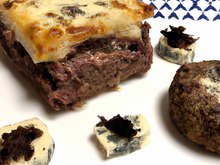 Pavé d'autruche au roquefort et au porto