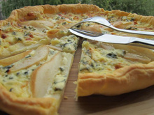 Tarte fine aux poires et à la fourme d'Ambert