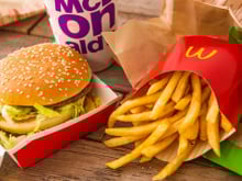 Les hamburgers mcdonald's contiennent-ils vraiment des pastilles anti-vomitives ?
