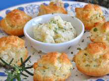 Gougéres provencales à la brandade de morue