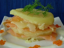 Mille-feuille de pomme de terre au saumon fumé