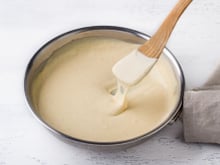 Oui, vous pouvez préparer une béchamel sans beurre et il ne vous faut que deux ingrédients !