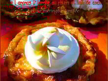 Tartelettes à l'ananas flambées au rhum et lait de coco