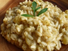 Risotto d'inspiration iranienne aux aubergines et au kashk