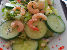 Salade de concombre et crevettes