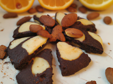 Sablés bicolores chocolat, orange et amandes