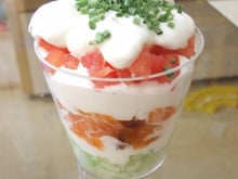 Verrine multicolore au saumon