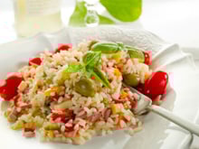 Salade de riz, thon et oeuf très facile