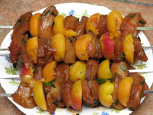 Brochettes abricots/poulet mariné à l'abricot