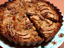 Tourte aux pommes marrons et noix