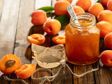 « Sans lui, ça ne prend pas » : l'ingrédient indispensable à ajouter dans votre confiture d’abricot selon ce champion du monde