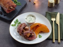 Rôti de Magret au foie gras, sauce tonka