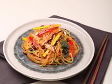 Japchae - Vermicelles sautés à la viande et aux légumes