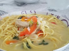 Ramen thaï au poulet