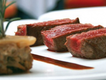 Filet de bœuf de Bazas et gâteau de céleri aux champignons