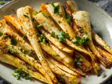 Pour changer des marrons ou du gratin dauphinois, misez sur cette recette de panais pour sublimer votre repas de Noël