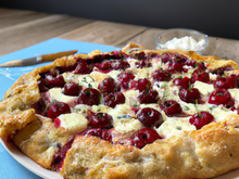 Galette de Chéries à la crème de roquefort