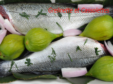 Bar en papillotes de feuilles de figuier