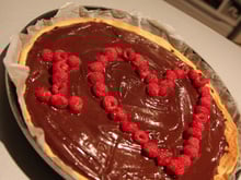 Tarte au chocolat et framboises à la crème de thé