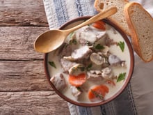 Envie de faire une blanquette de veau pour la Pentecôte ? Voici la meilleure recette pour la réussir