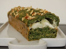 Cake chèvre-épinards-pignons
