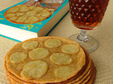 Galettes normandes accompagnées de cidre chaud