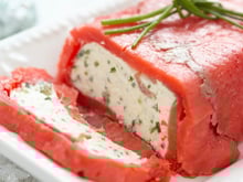 Terrine de saumon fumé, fromage frais à la crème et ciboulette