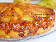 Gâteau aux poires caramélisées et liqueur