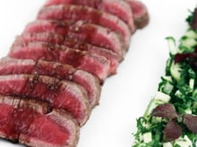 Tataki 'Minute' d'agneau marinade de pomme/concombre aux herbes