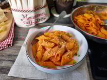 Pâtes à la sauce rose bien crémeuse