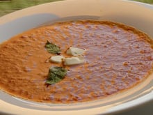 Velouté de poivrons aux ravioles