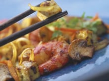 Sauté de légumes et crevettes au tofu