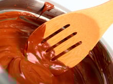 Glaçage noir brillant