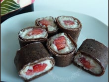 Sushi de crêpes au chocolat et fraises mentholées