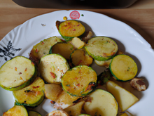 Courgettes et pommes de terre sautées