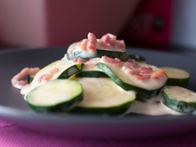 Courgettes façon carbonara au fromage fondu