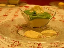 Méli-mélo de crème de chou-fleur et de brocoli et ses tuiles au fromage