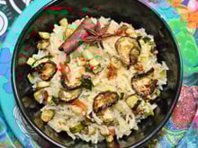 Riz Pullao safrané aux courgettes grillées