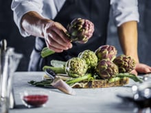 Voici comment cuire un artichaut en 10 minutes chrono !