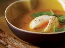 Soupe de légumes et œufs mollets