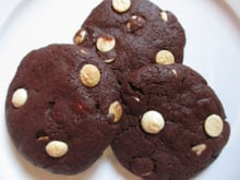 Cookies chocolatés aux pépites de chocolat blanc