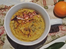 Smoothie bowl automnal, à la patate douce & aux épices