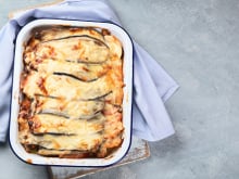 “On va bien bien saler les aubergines” : voici les astuces de ce chef pour bien réussir la moussaka